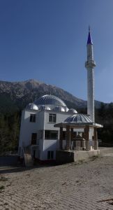 Mešita pod horou Olympos